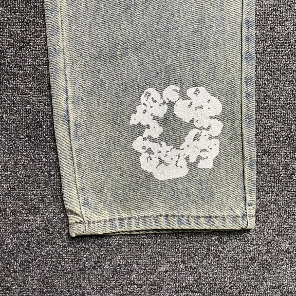 DENIM TEARS x LEVI'S DIRTY WASH WREATH JEANS LIGHT WASH - netstar